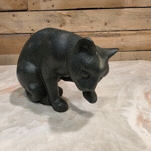  A Vintage Bronze Cat Sculpture